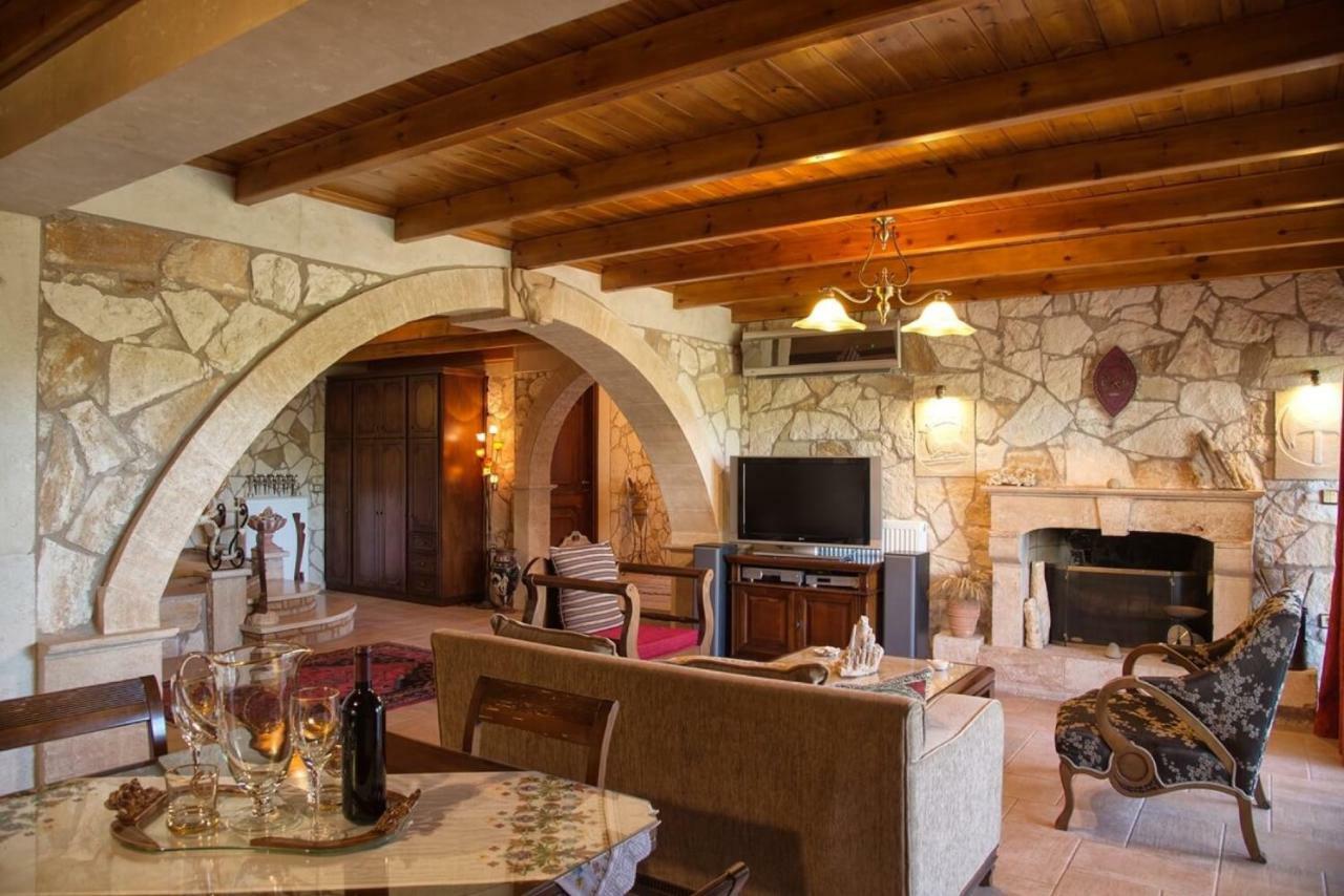 Petrinolis Retreat Appartement Sitia  Buitenkant foto